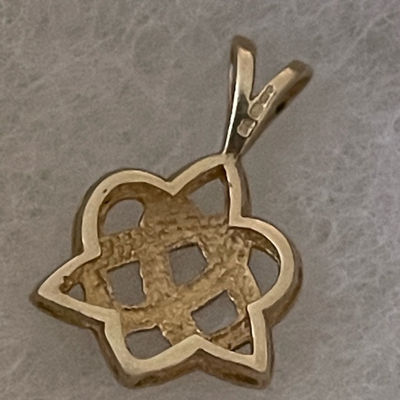 💛HP💛Vintage 14k Gold Celtic pendant - Picture 6 of 11